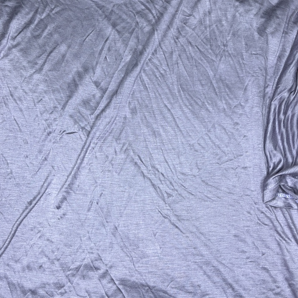 Loose tee! - Picture 3 of 3